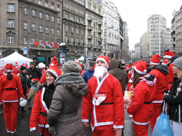 Humanitarni deda mrazevi