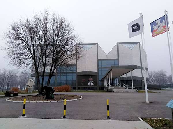 Das Museum für zeitgenössische Kunst in Belgrad gibt das Café im Erdgeschoss auf